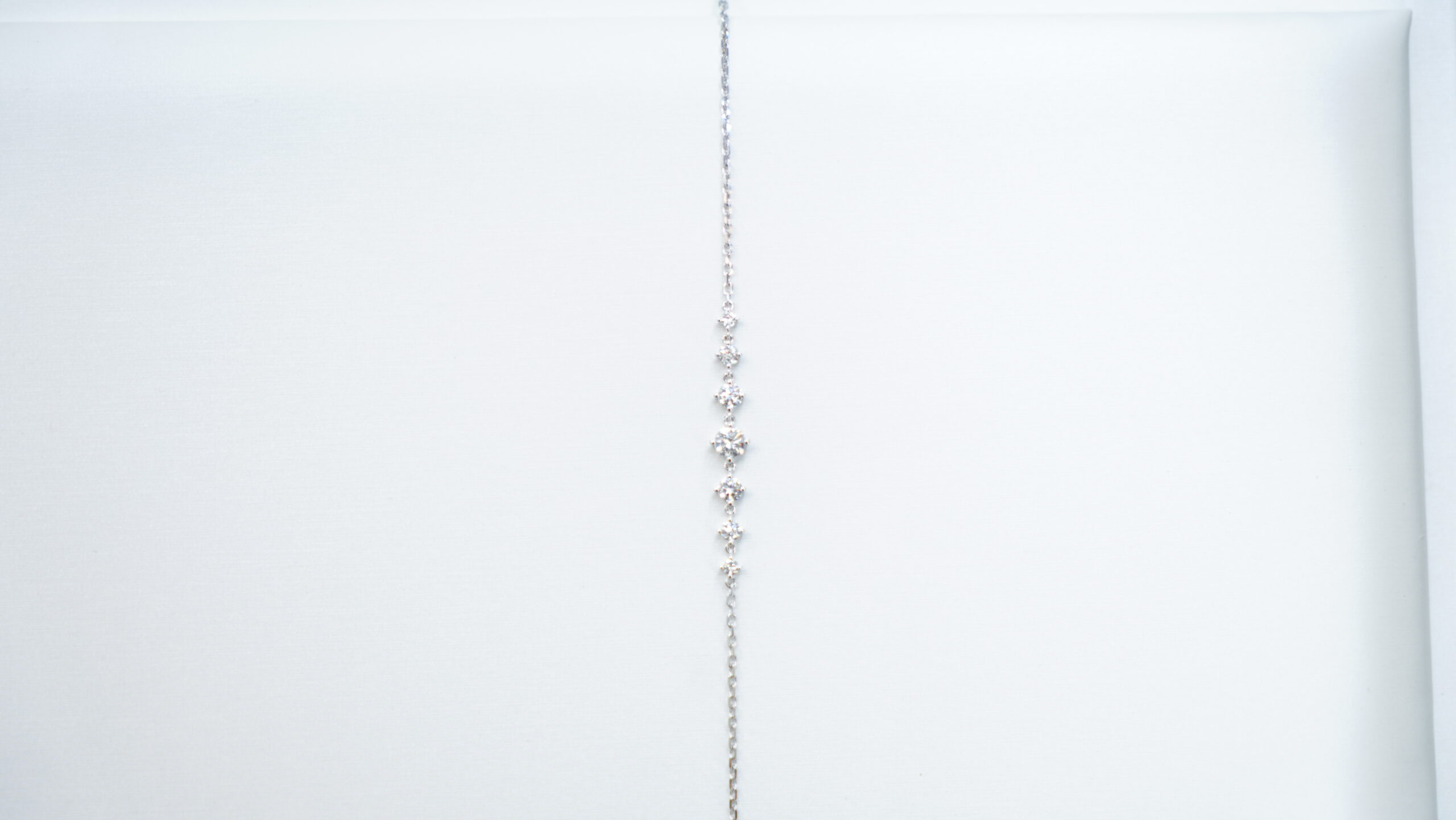0.587 carat tw round laboratory grown diamond bracelet in 9kt white gold