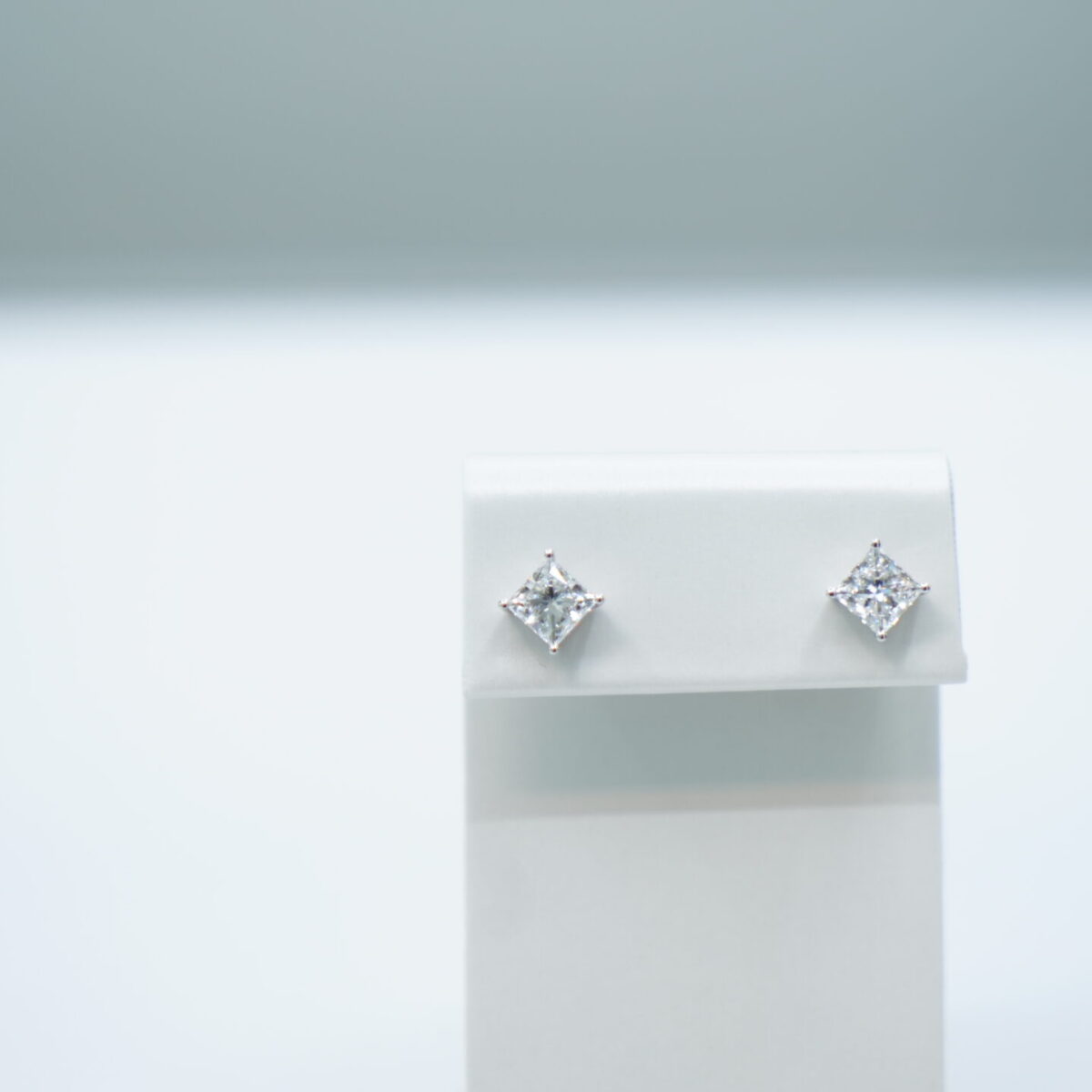 2.06 carat tw princess laboratory grown diamond earring in 9kt white gold