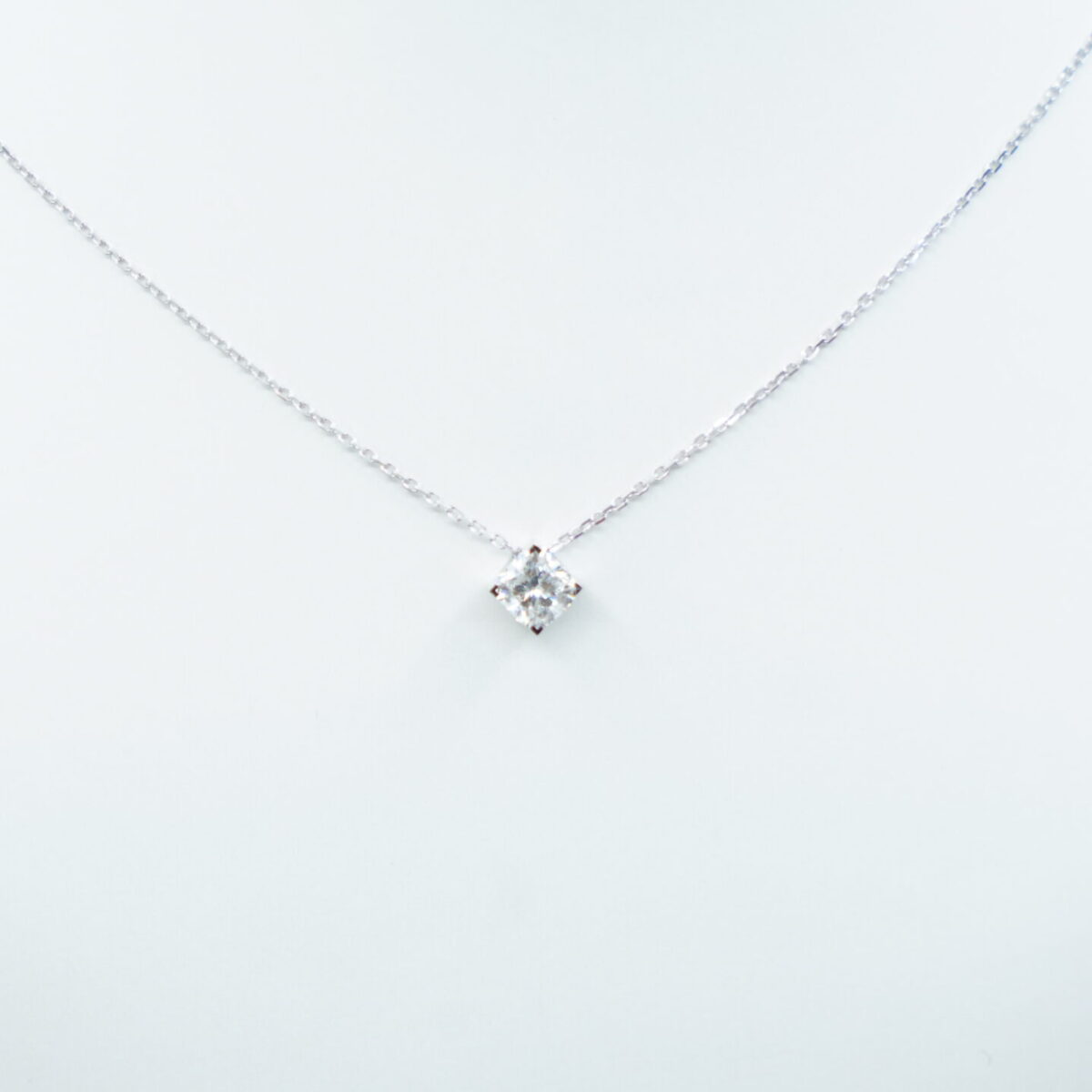 1.01 carat tw cushion laboratory grown diamond necklace in 9kt white gold