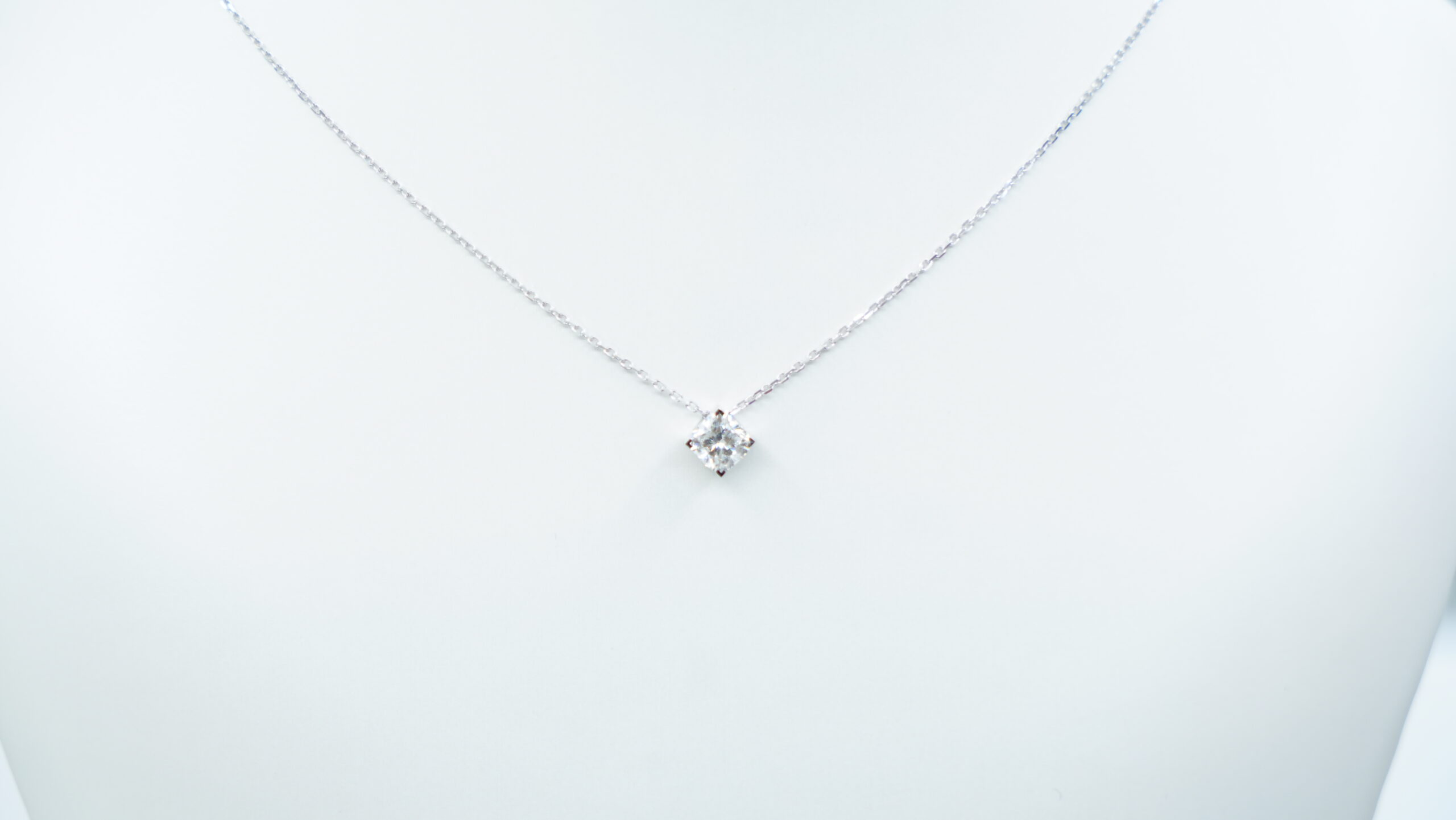 1.01 carat tw cushion laboratory grown diamond necklace in 9kt white gold