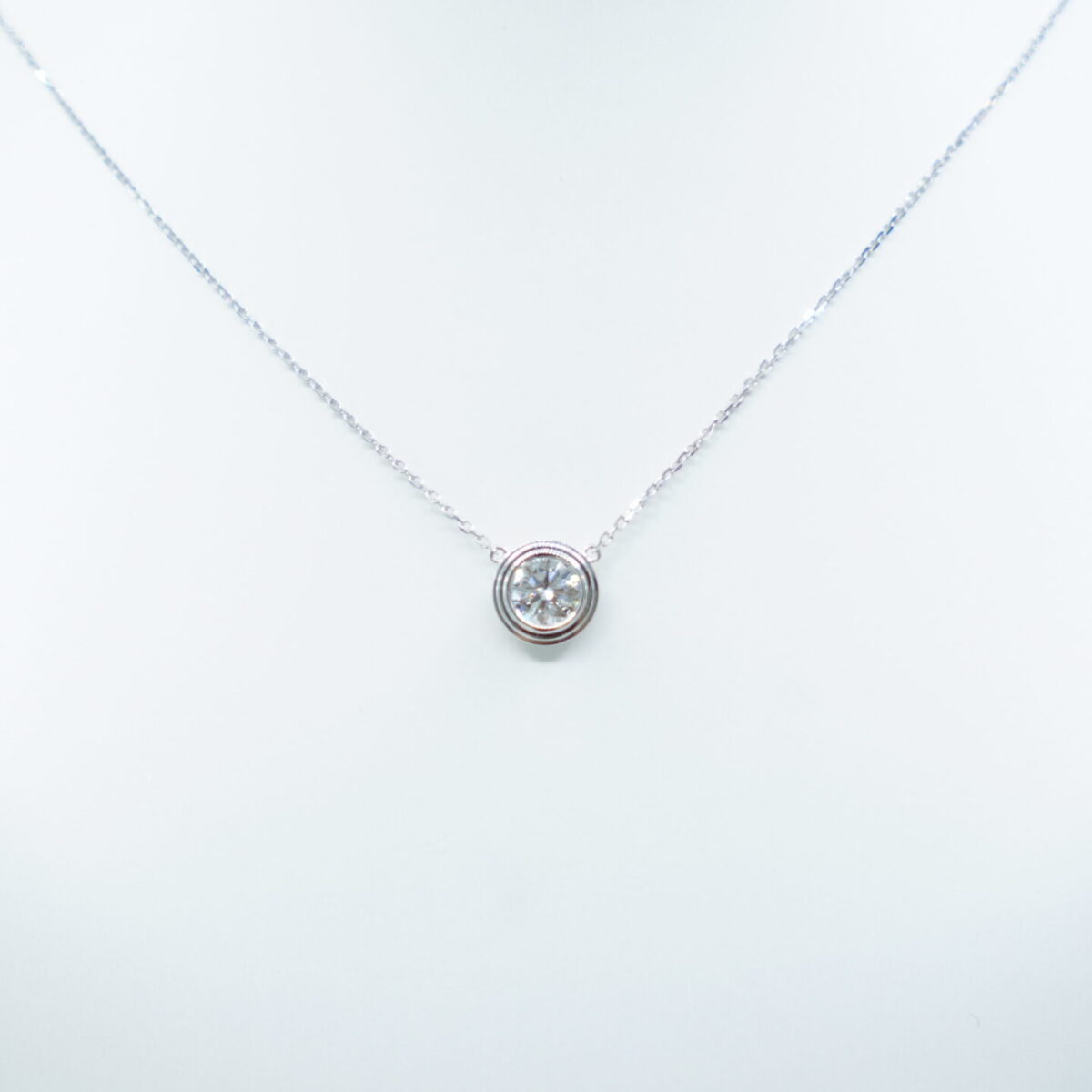 1.03 carat tw round laboratory grown diamond necklace in 9kt white gold