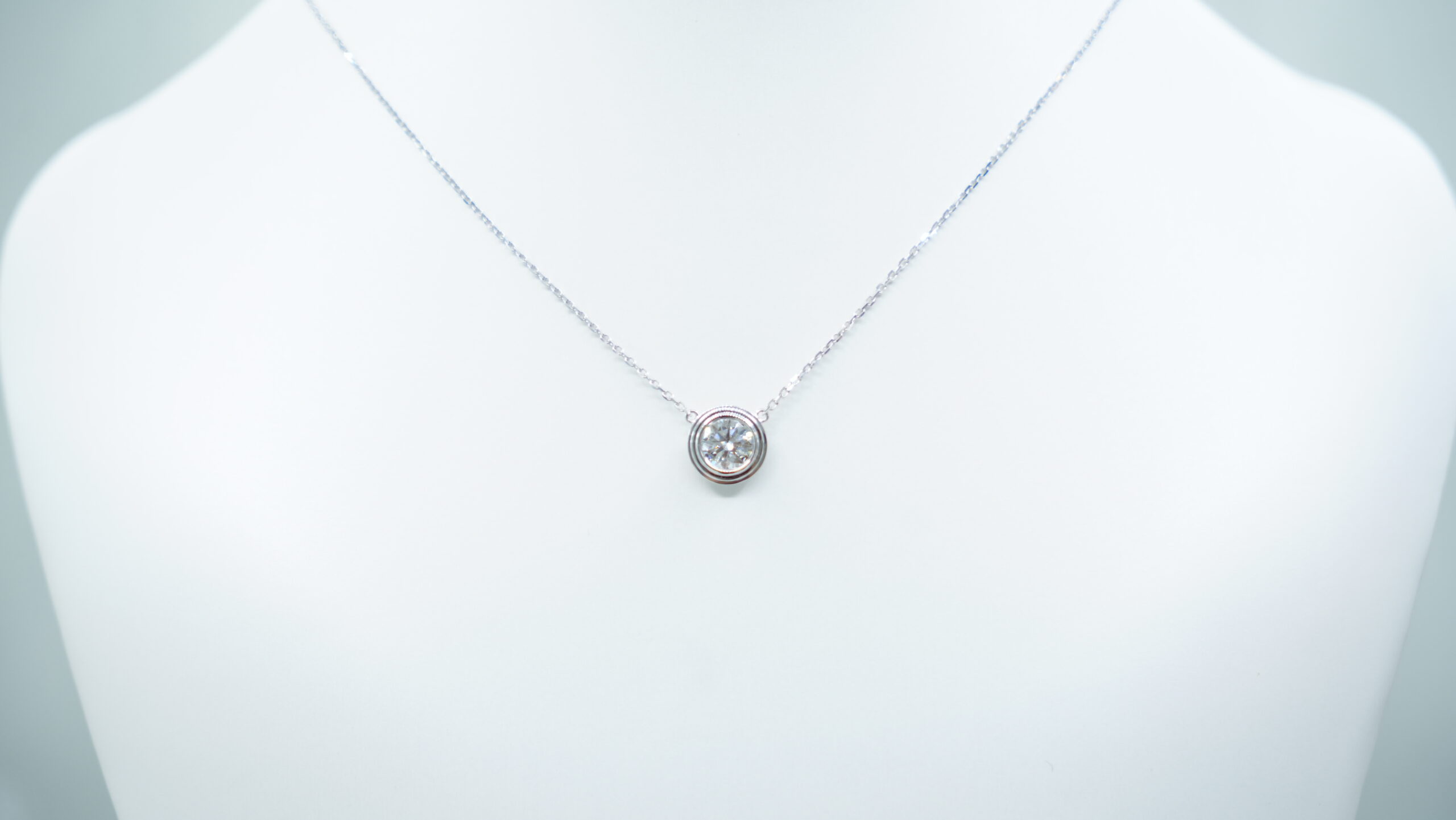 1.03 carat tw round laboratory grown diamond necklace in 9kt white gold