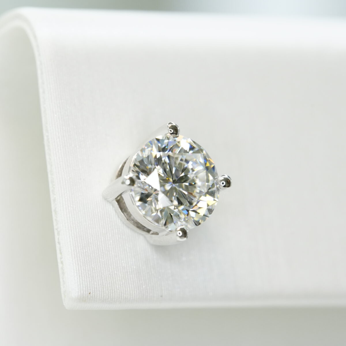 Round laboratory grown diamond earrings