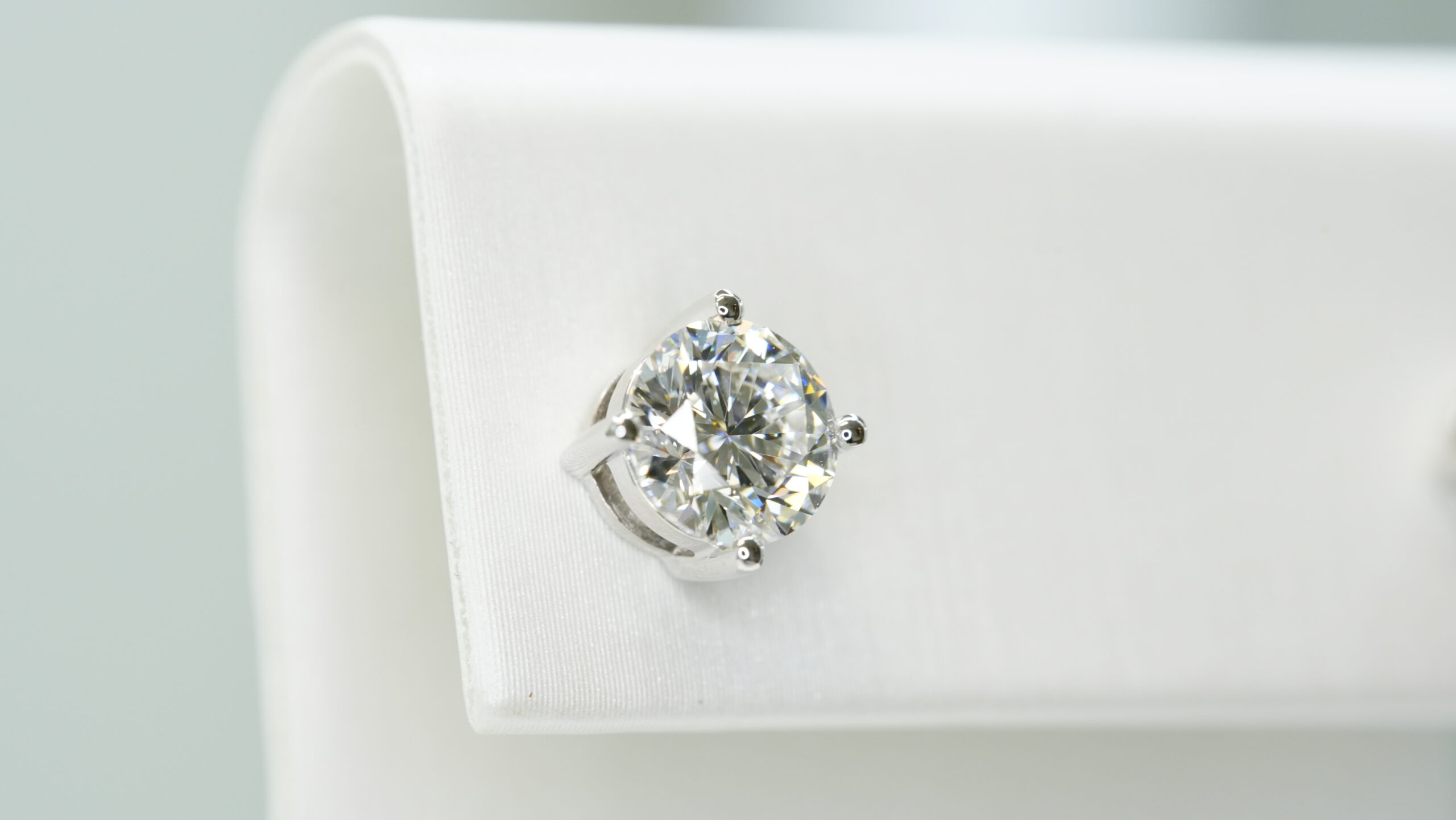 Round laboratory grown diamond earrings Round laboratory grown diamond earrings