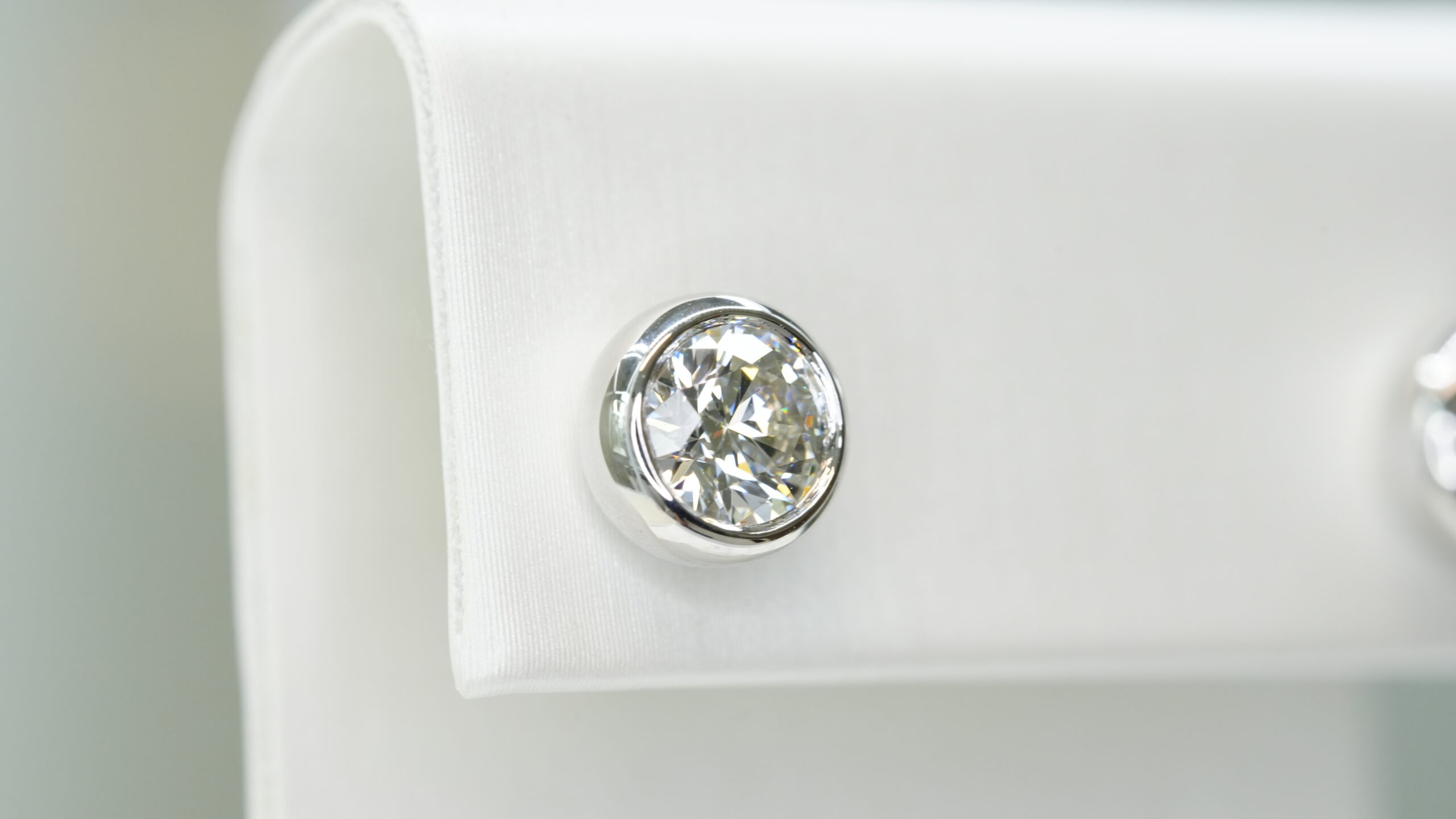Round laboratory grown diamond earrings Round laboratory grown diamond earrings