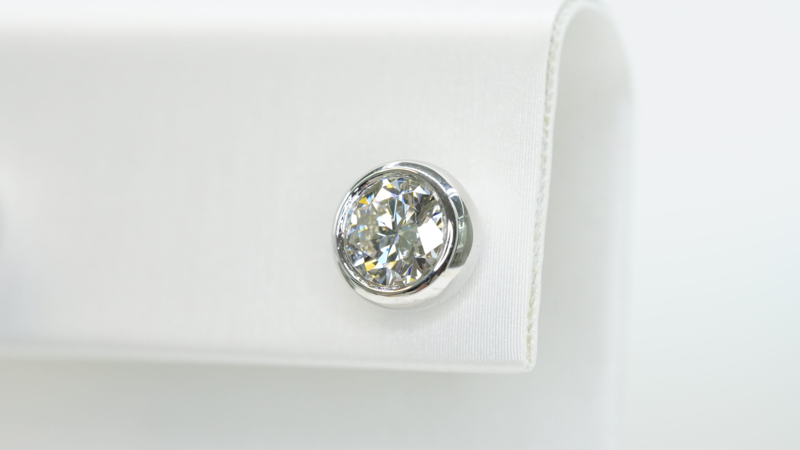 Round laboratory grown diamond earrings Round laboratory grown diamond earrings