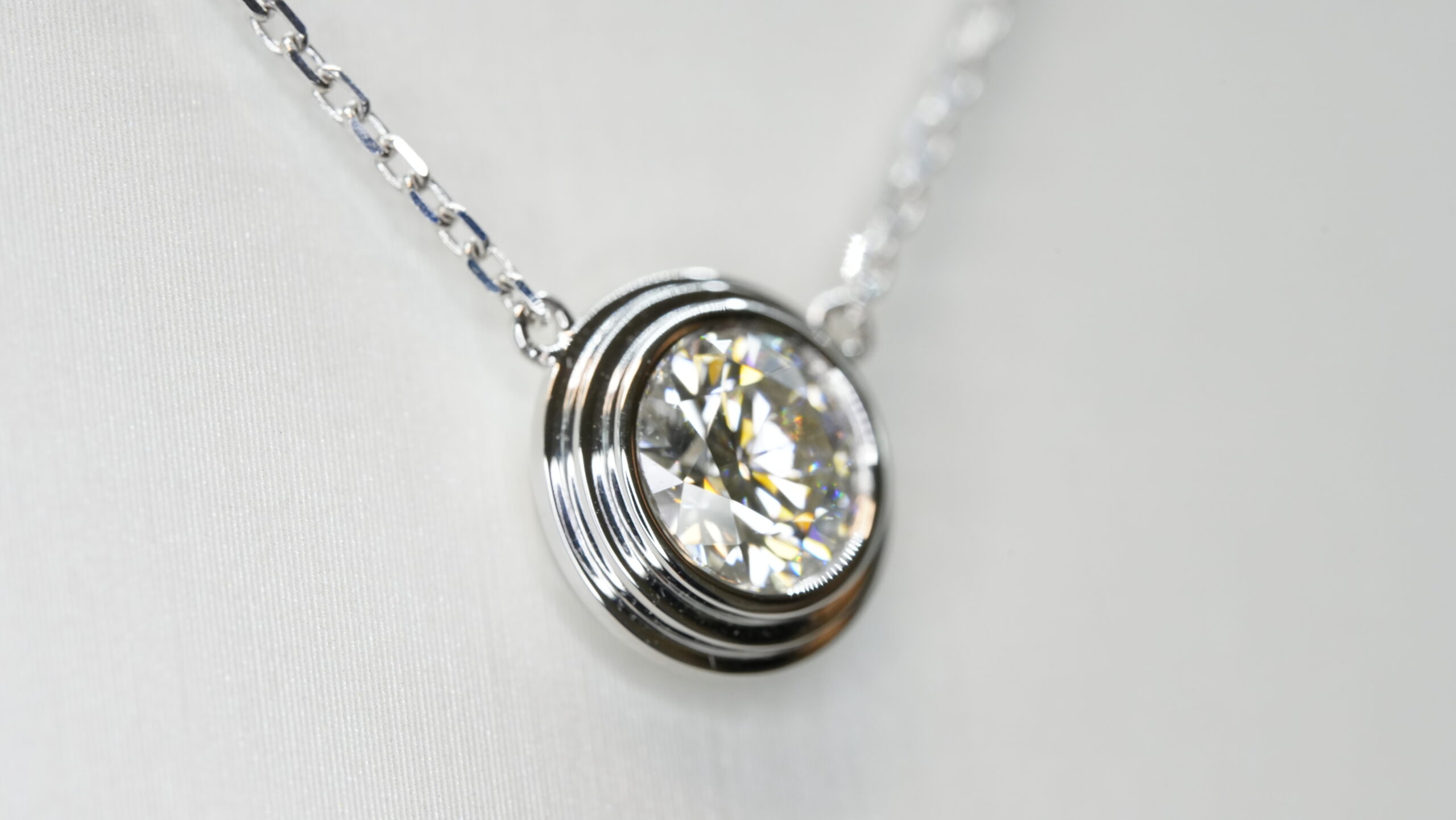 Round laboratory grown diamond necklace Round laboratory grown diamond necklace