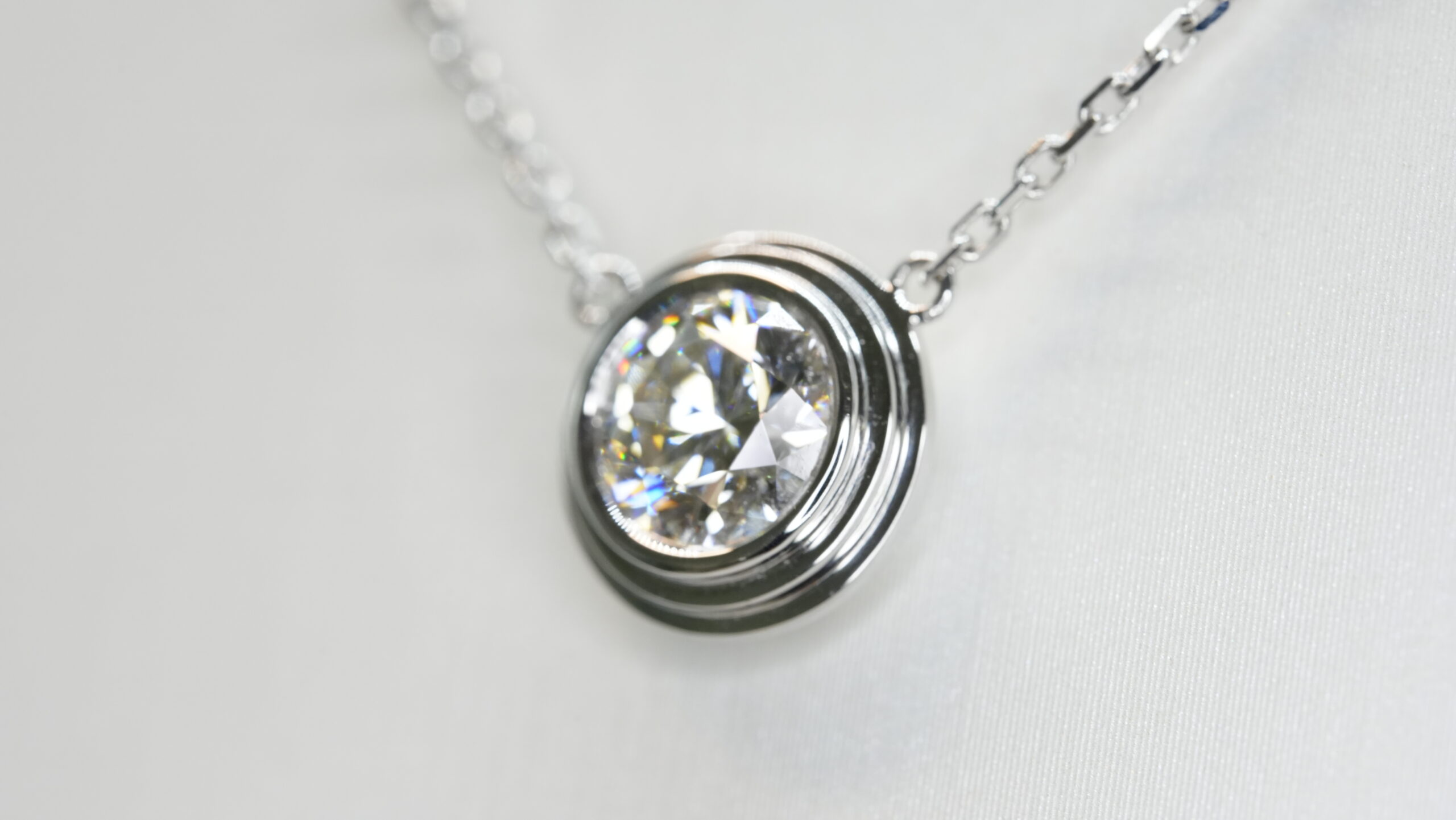 Round laboratory grown diamond necklace Round laboratory grown diamond necklace
