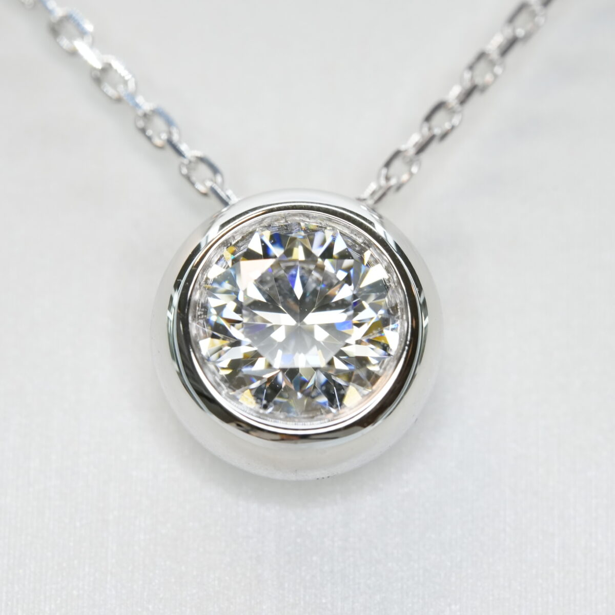 Round laboratory grown diamond necklace