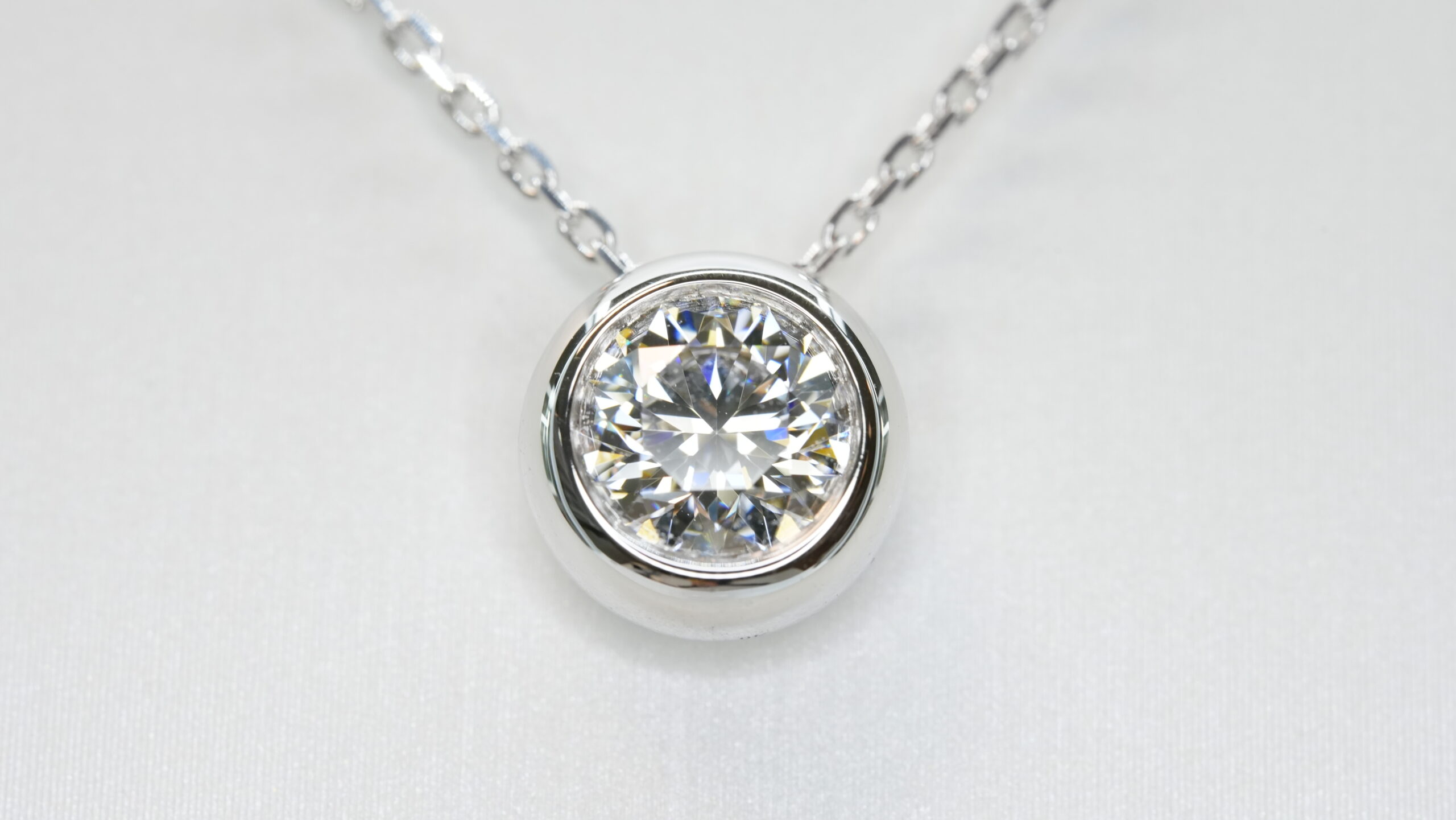 Round laboratory grown diamond necklace Round laboratory grown diamond necklace