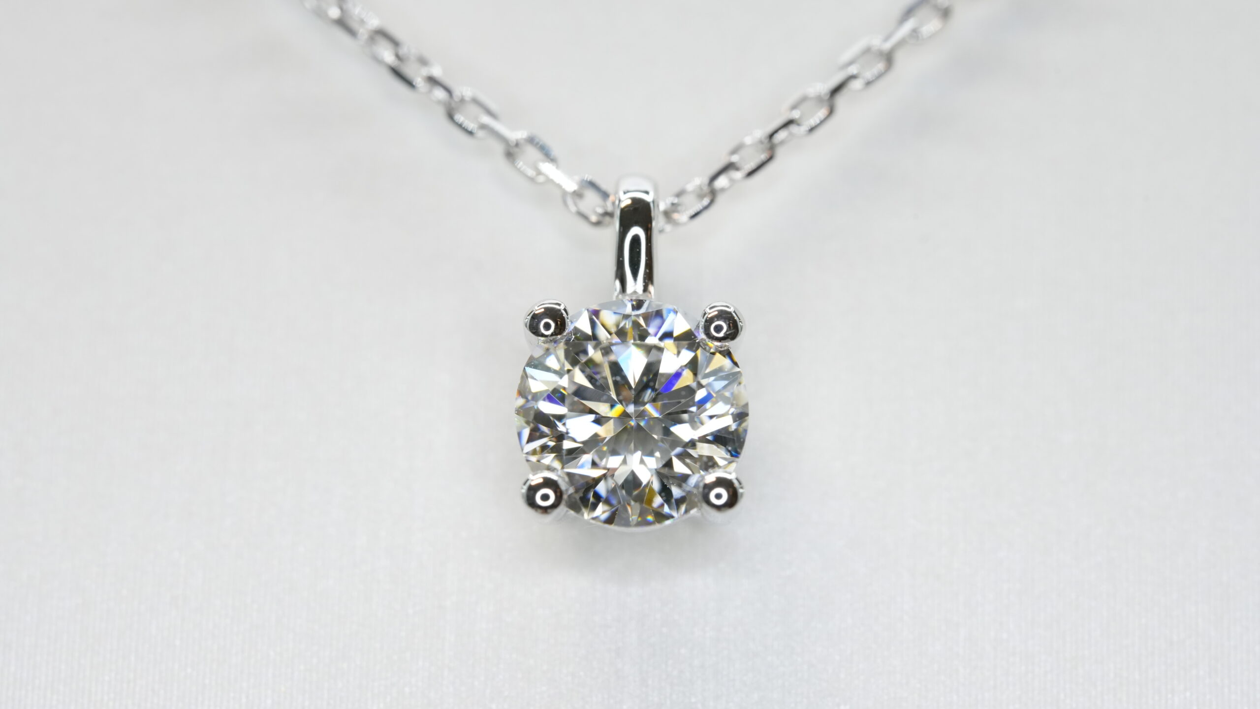 Round laboratory grown diamond necklace Round laboratory grown diamond necklace