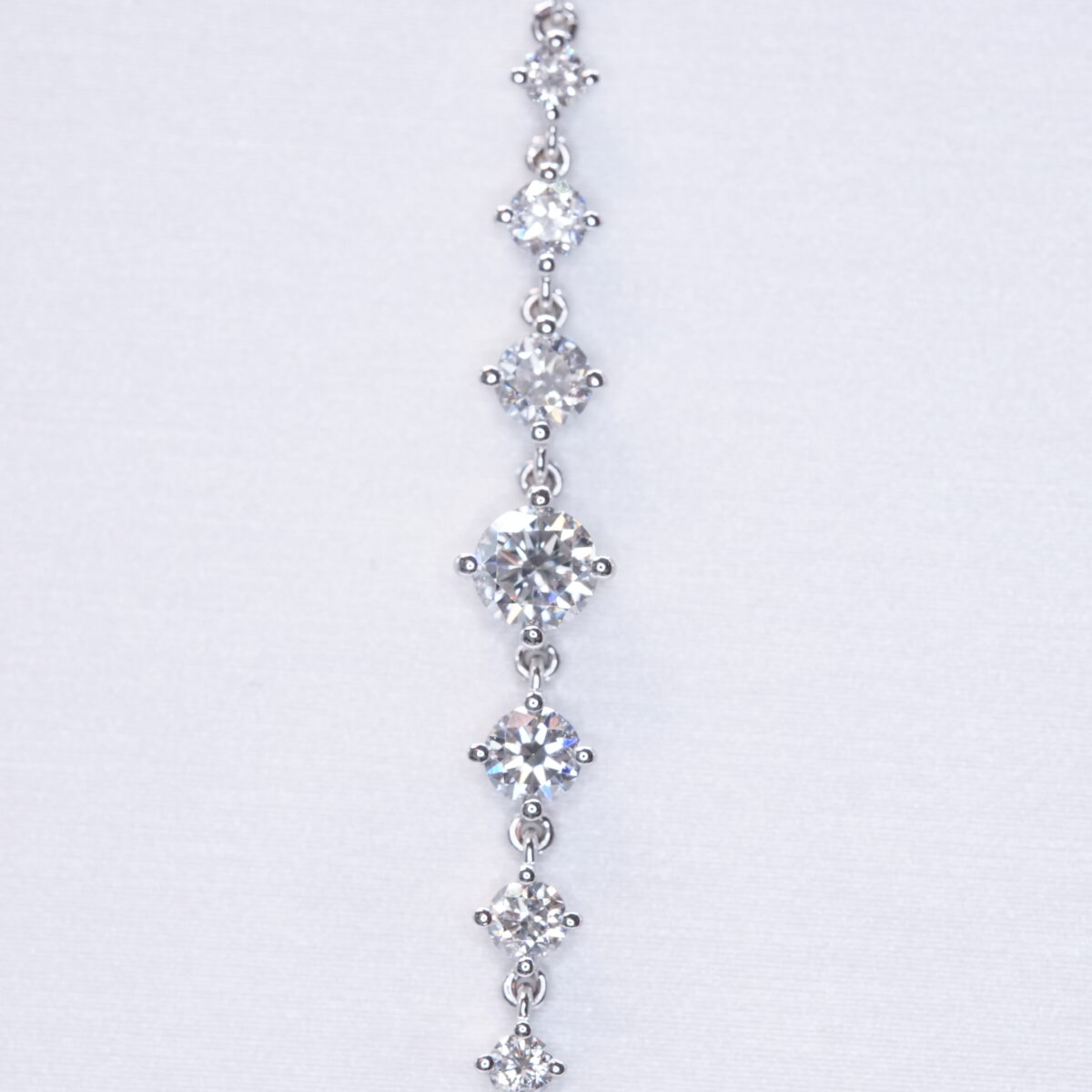 Round laboratory grown diamond bracelet