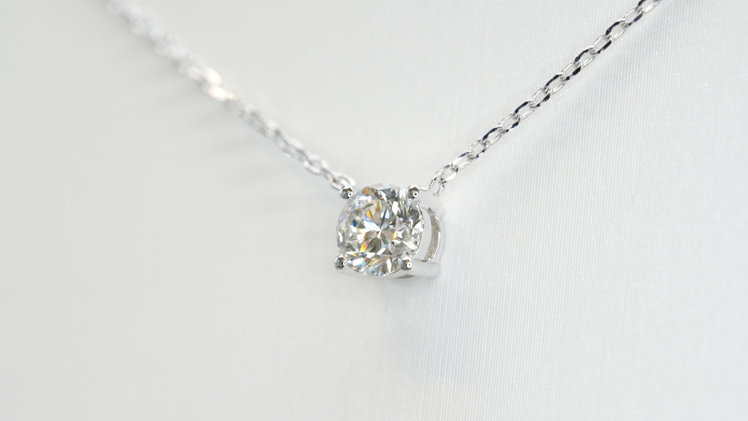 Round laboratory grown diamond necklace Round laboratory grown diamond necklace