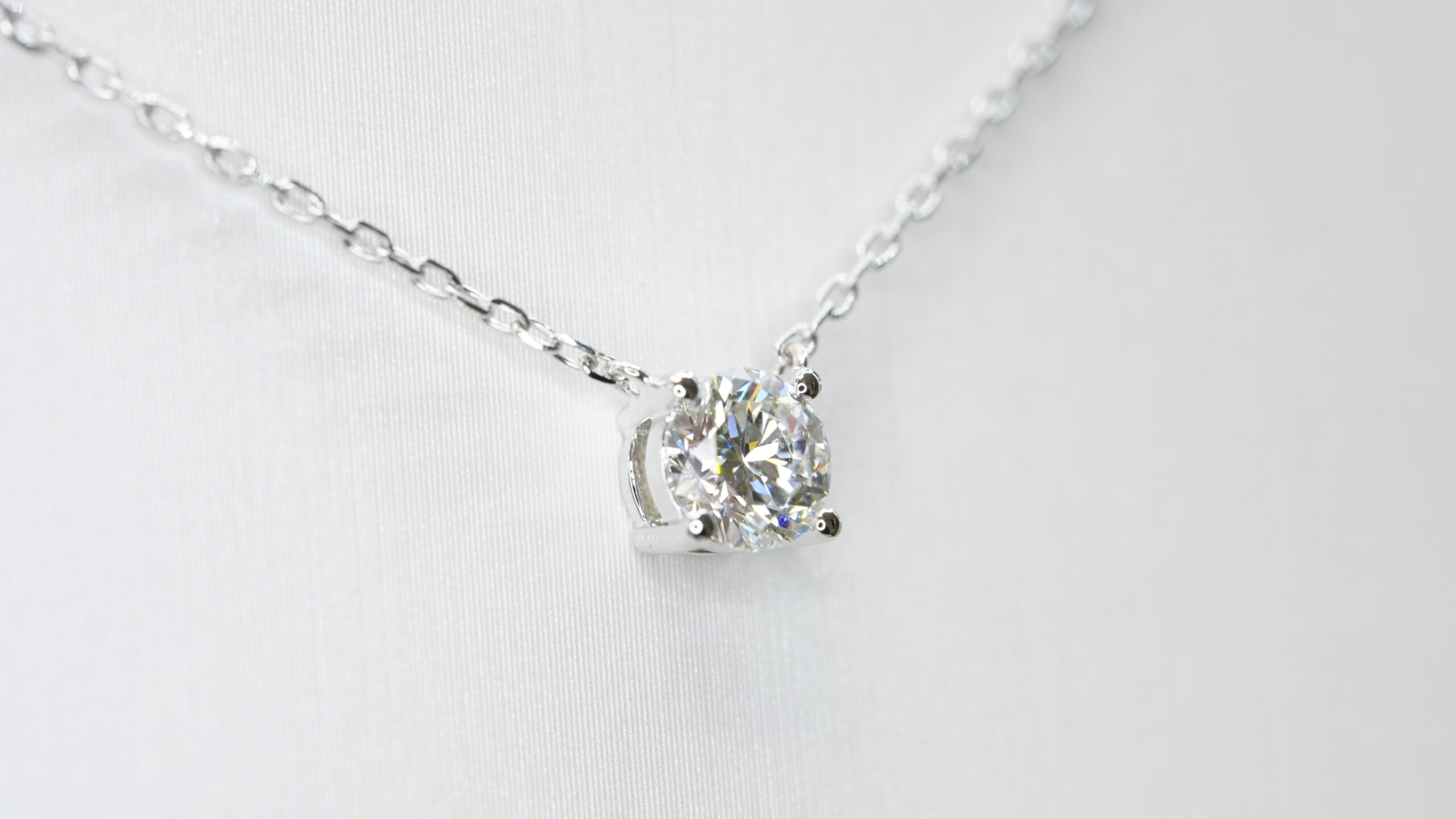 Round laboratory grown diamond necklace Round laboratory grown diamond necklace