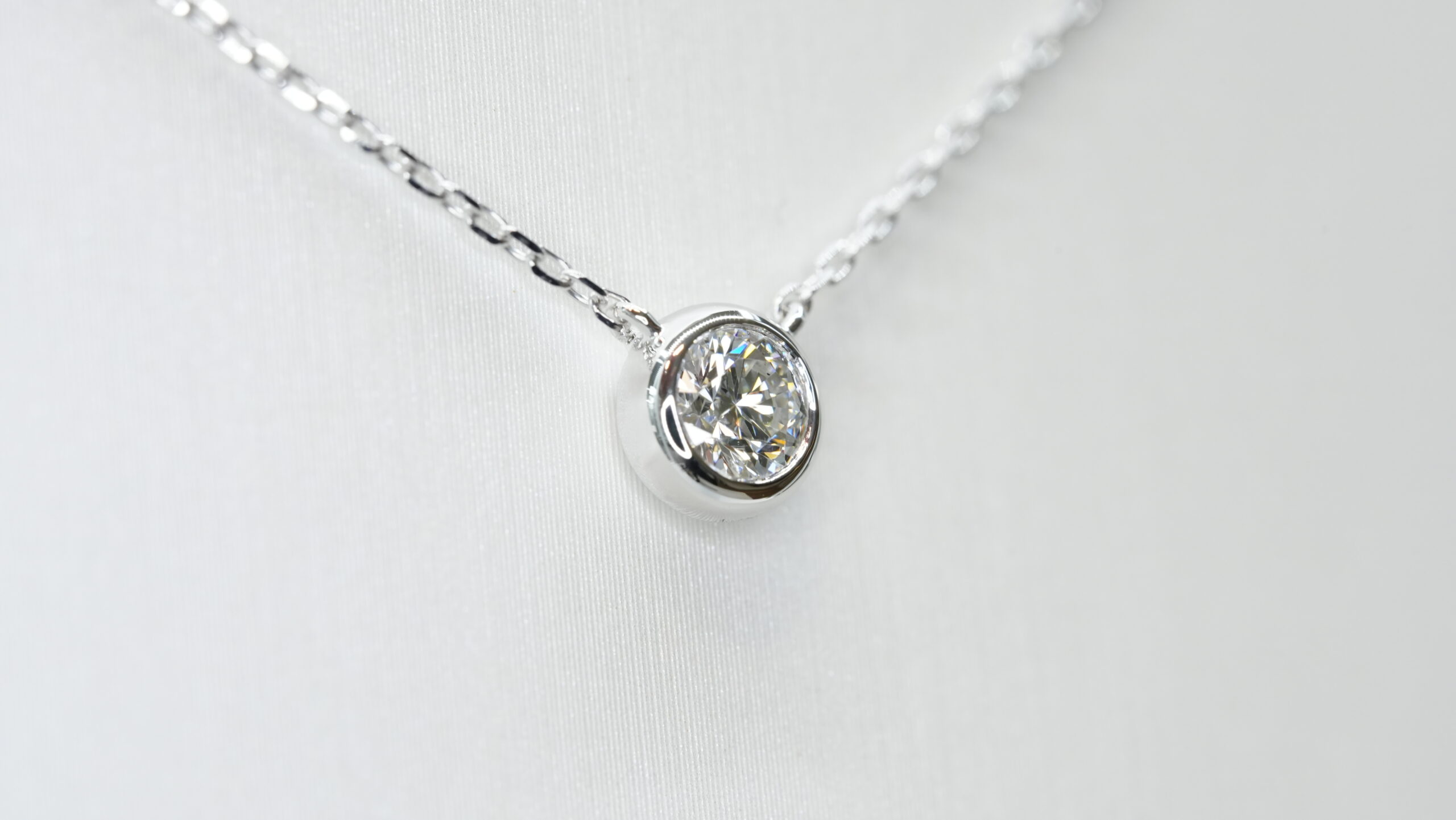 Round laboratory grown diamond necklace Round laboratory grown diamond necklace