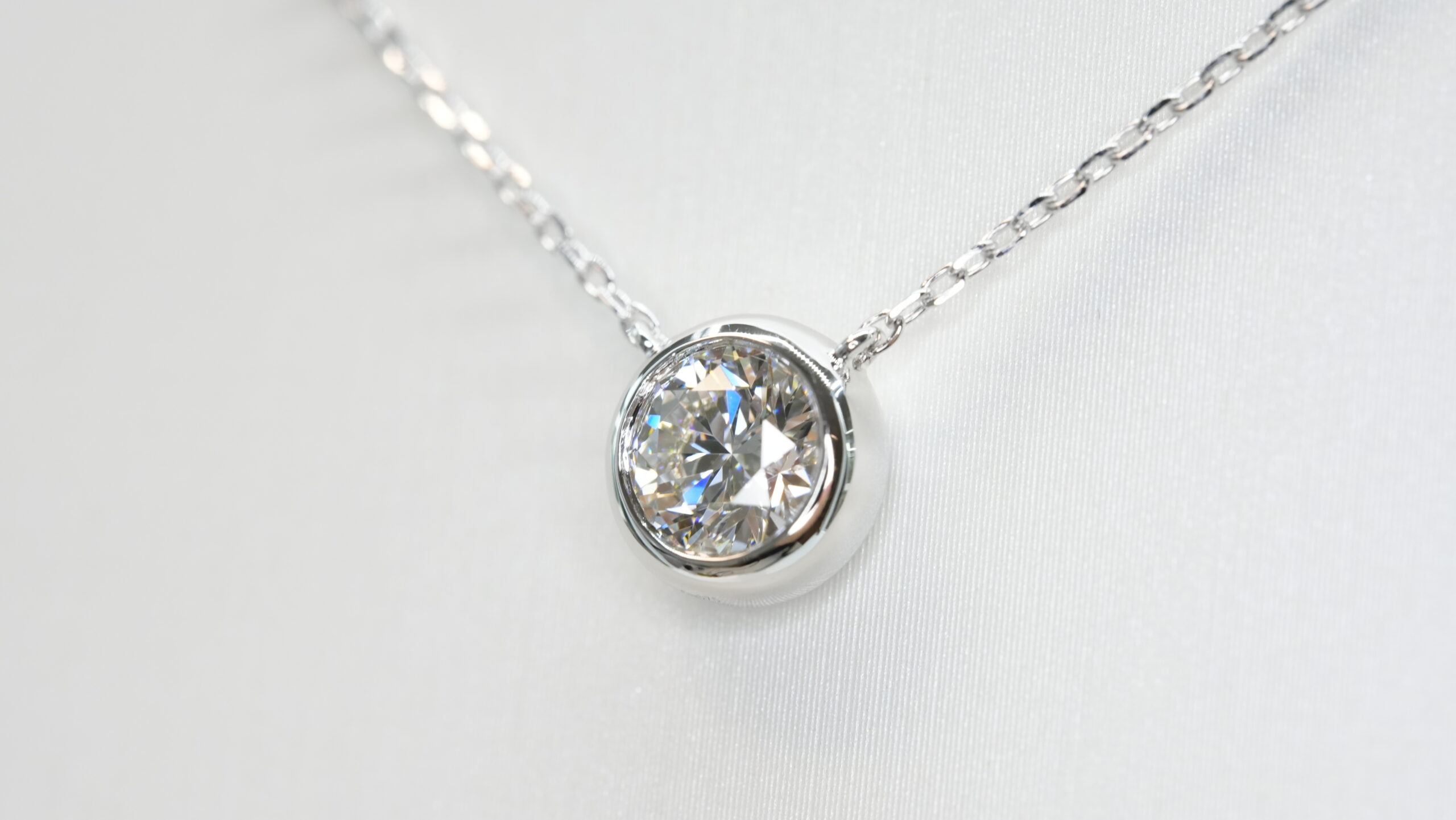 Round laboratory grown diamond necklace Round laboratory grown diamond necklace
