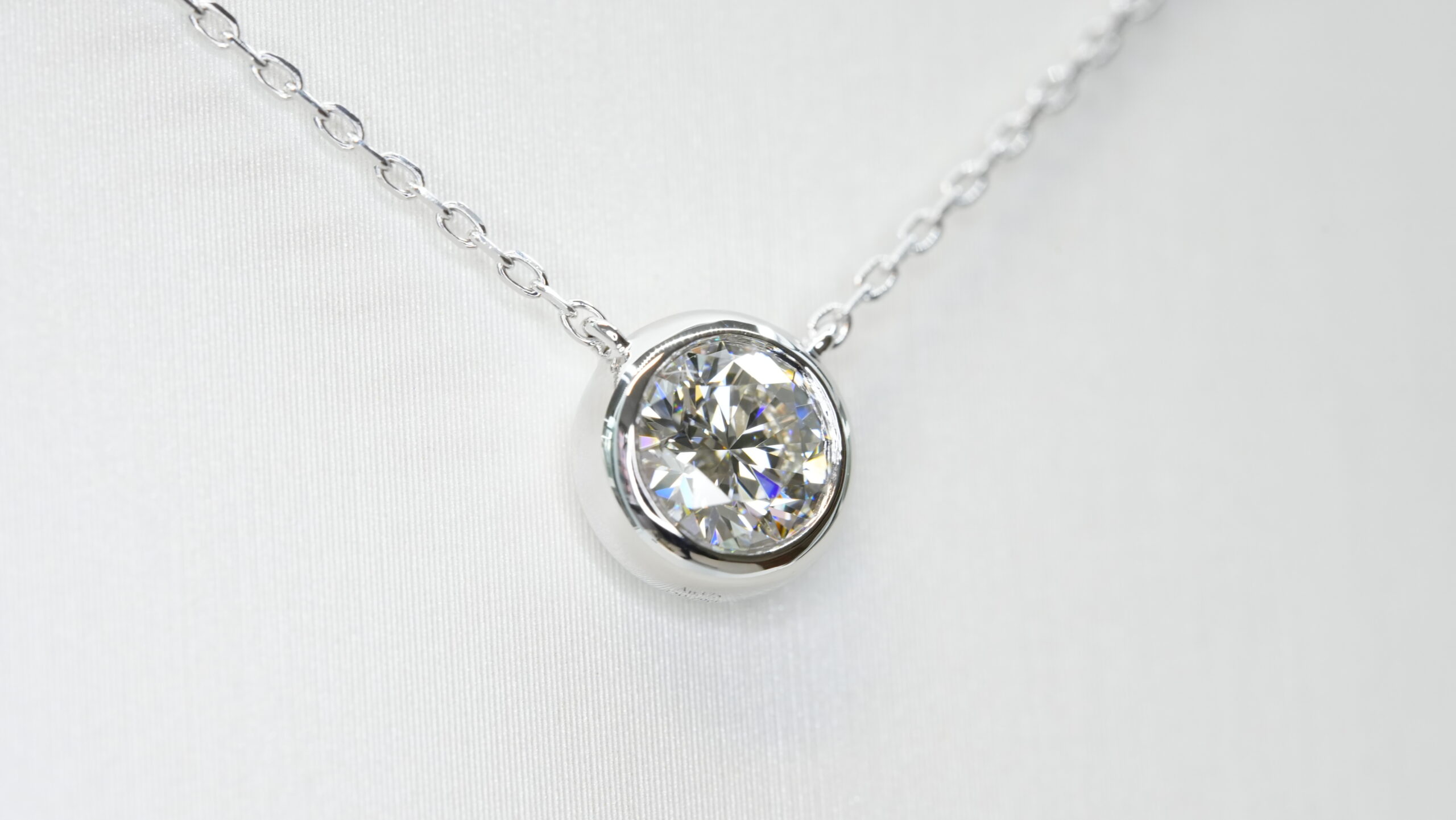 Round laboratory grown diamond necklace Round laboratory grown diamond necklace