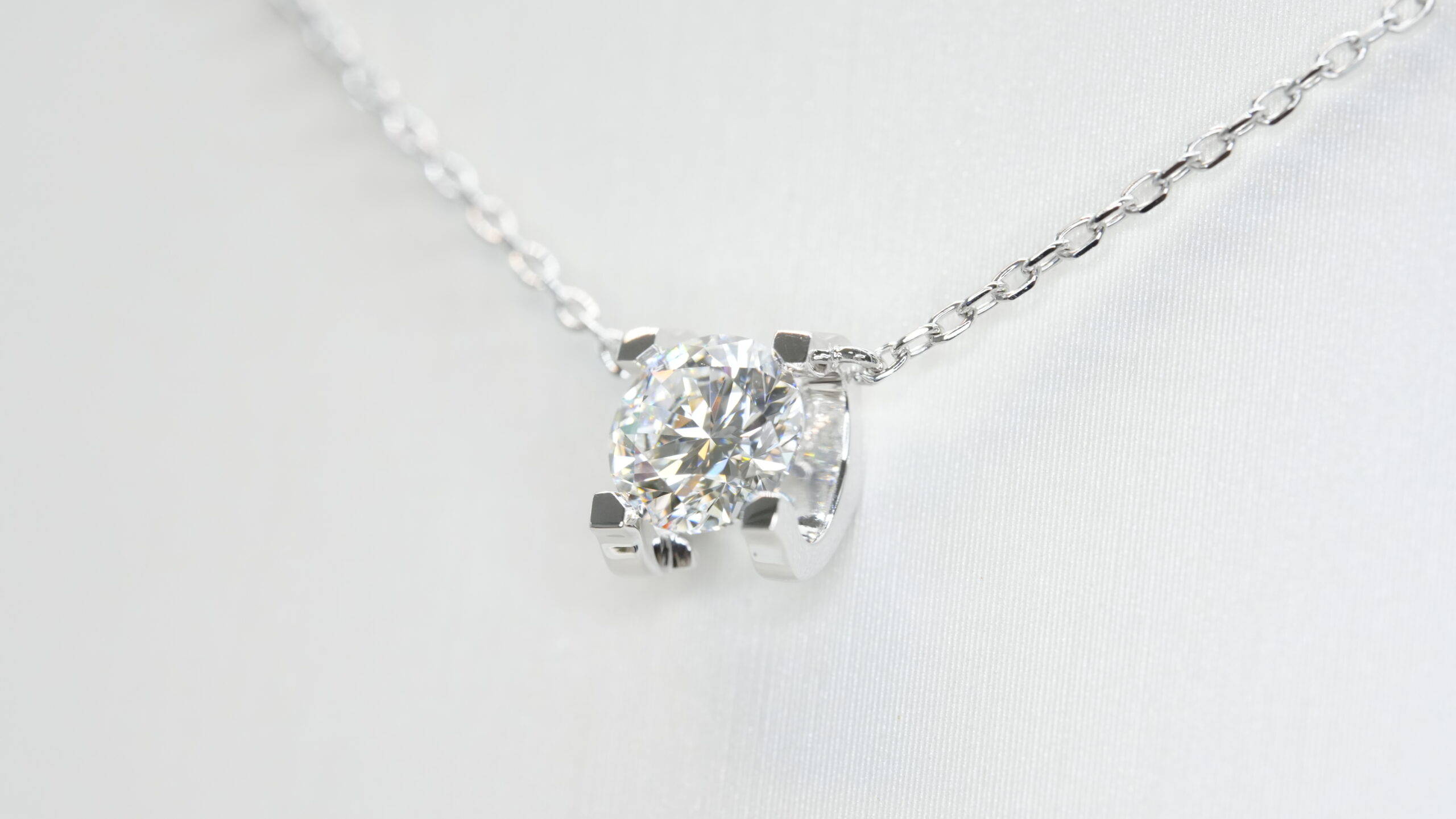 Round laboratory grown diamond necklace Round laboratory grown diamond necklace