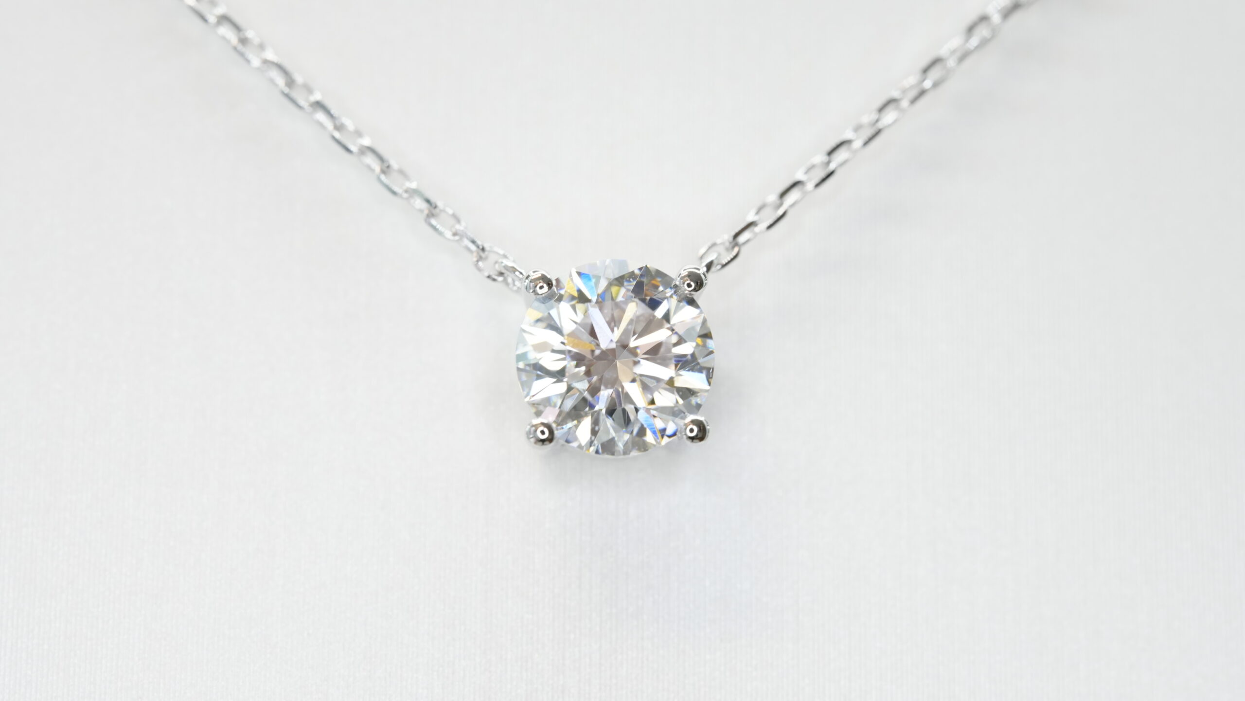 Round laboratory grown diamond necklace Round laboratory grown diamond necklace