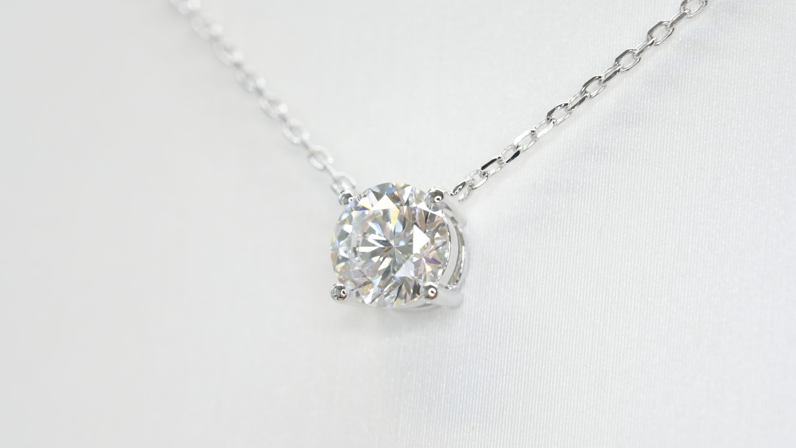 Round laboratory grown diamond necklace Round laboratory grown diamond necklace