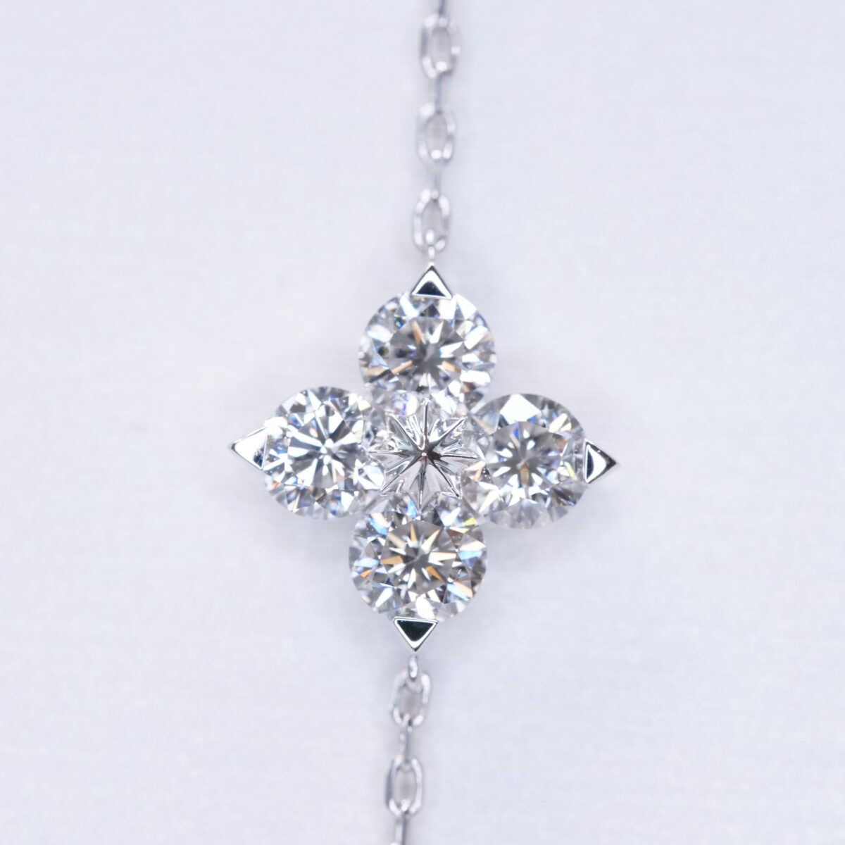Round laboratory grown diamond bracelet